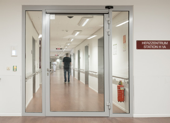Three hinges are specified for doors with swing door operators
